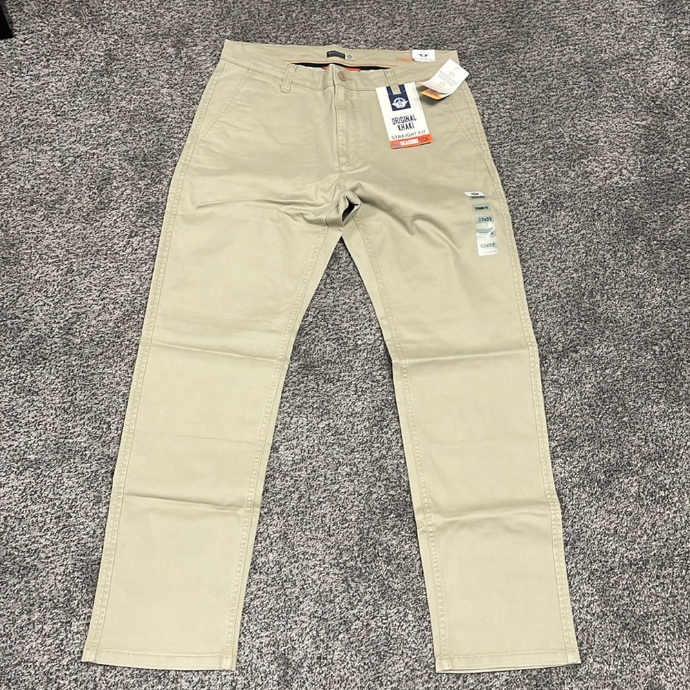 Men’s Dockers Pants Khaki 33x32 New with Tags